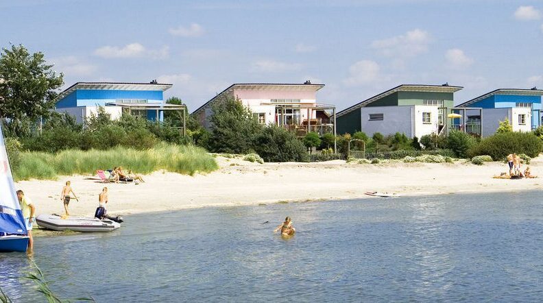 Beach Resorts Makkum Strandvillen